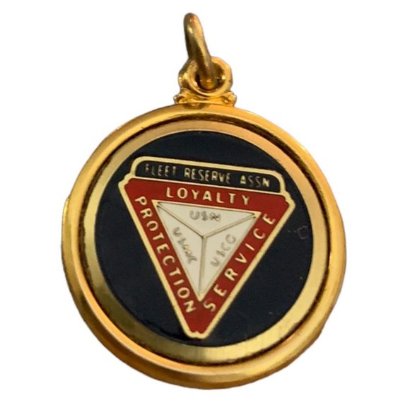 Vintage Fleet Reserve Assn Goldtone Charm Pendant 3/4" Diameter - Picture 4 of 7